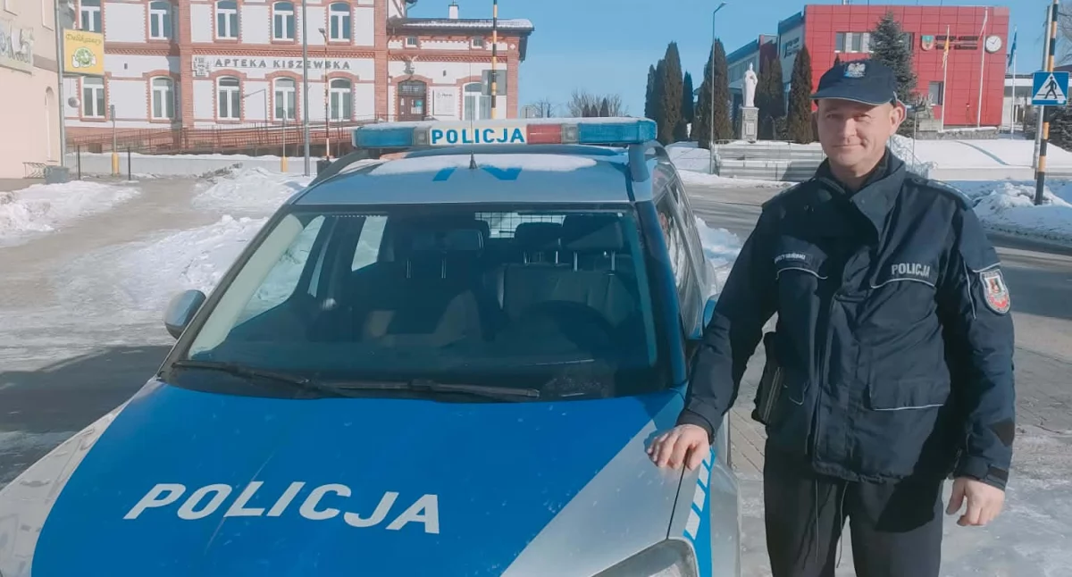 Zaniedbany pies zamknięty w mieszkaniu. Interwencja dzielnicowego w Starej Kiszewie