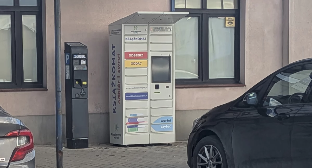 Czytelnicy mogą już korzystać z książkomatu!