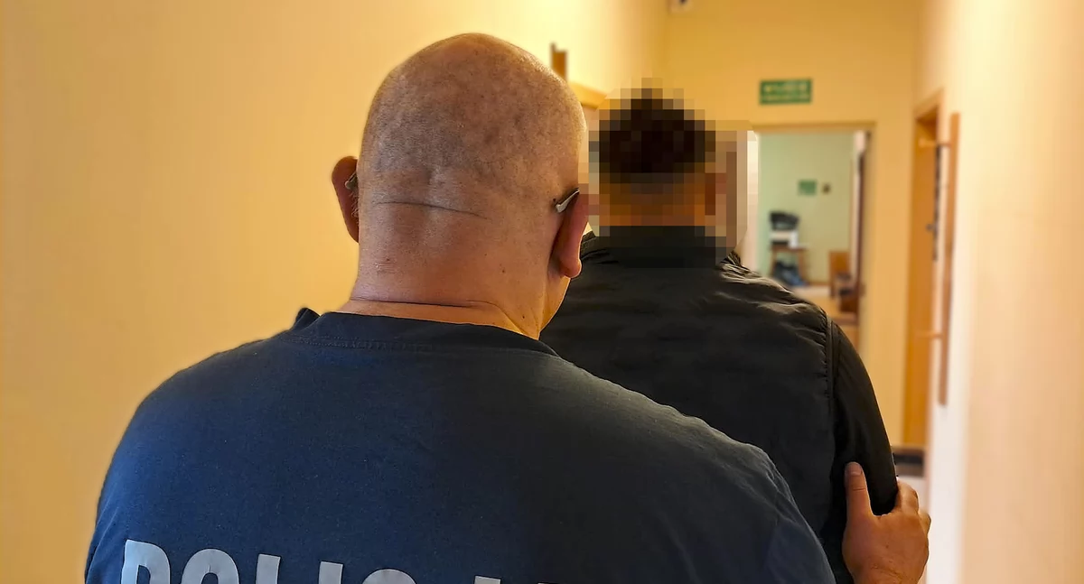 Agresywny kierowca. Kopał i skakał po samochodzie!