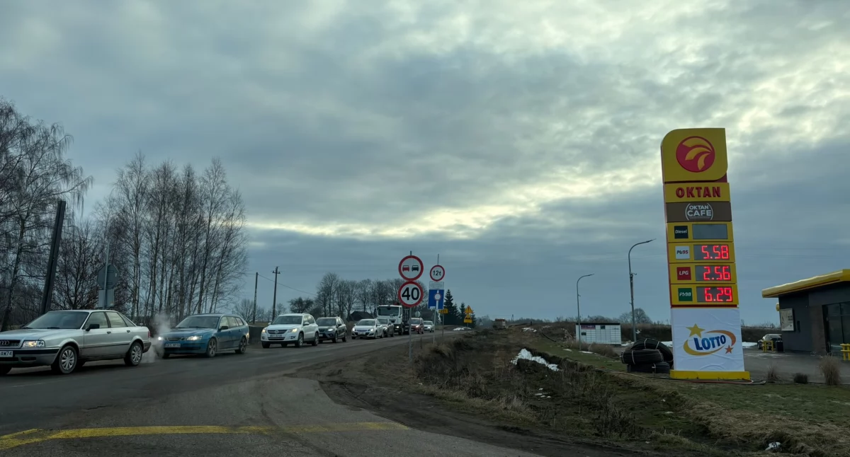 Nowe wahadła i dłuższa podróż. Wznowiono prace na drodze Kościerzyna-Nowa Karczma!