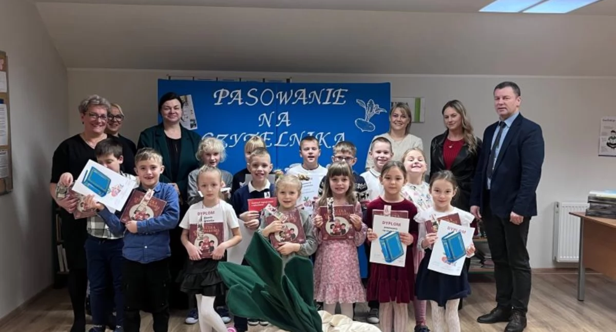 Pierwszoklasiści z Łubiany oficjalnie przyjęci do grona czytelników
