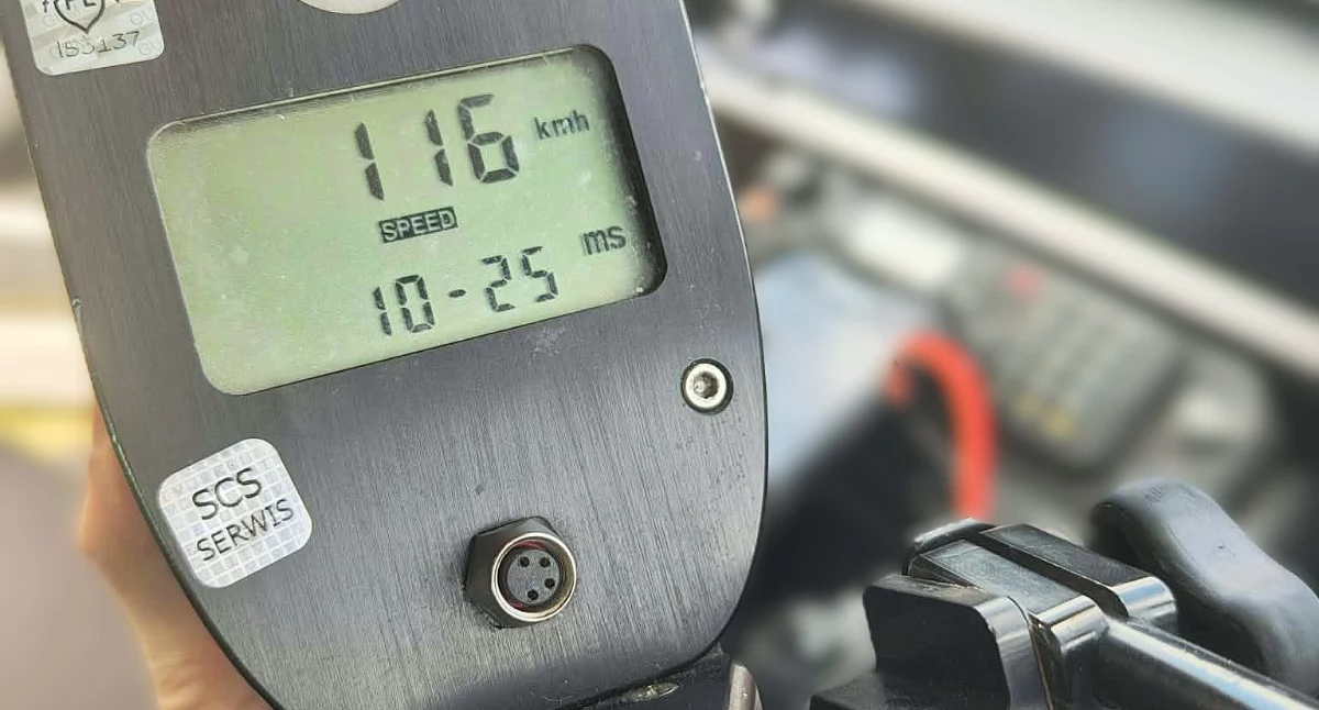 19-latek pędził 116 km/h w terenie zabudowanym. Stracił prawo jazdy
