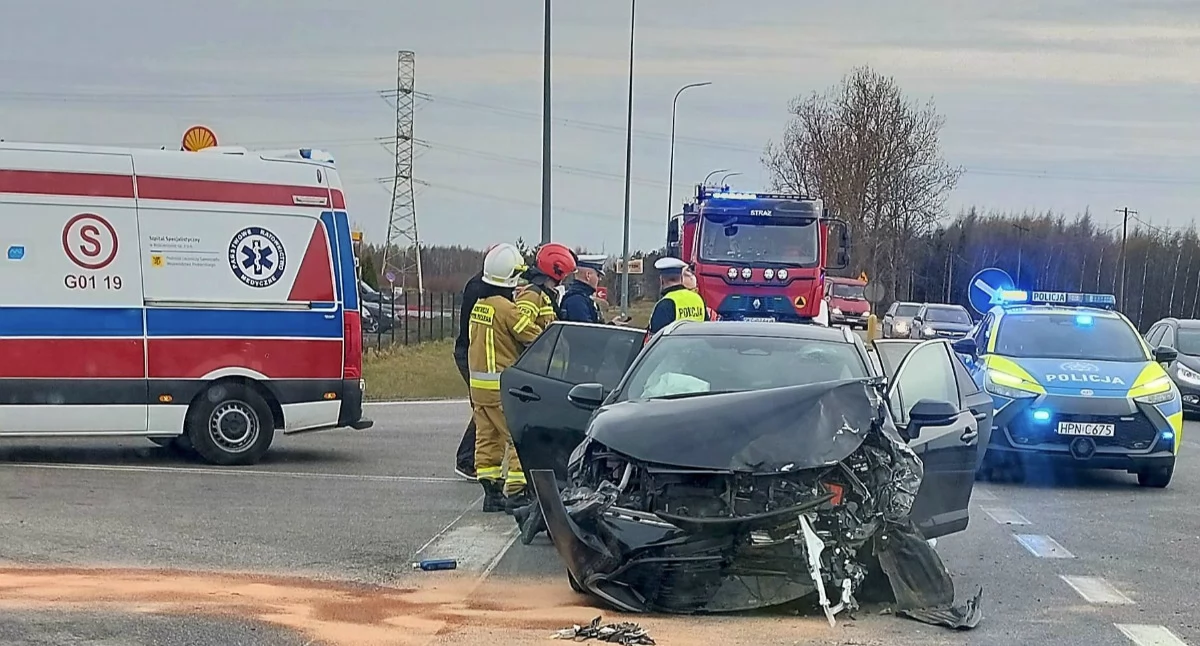Wypadek w Kaliskach Kościerskich. Jedna osoba trafiła do szpitala