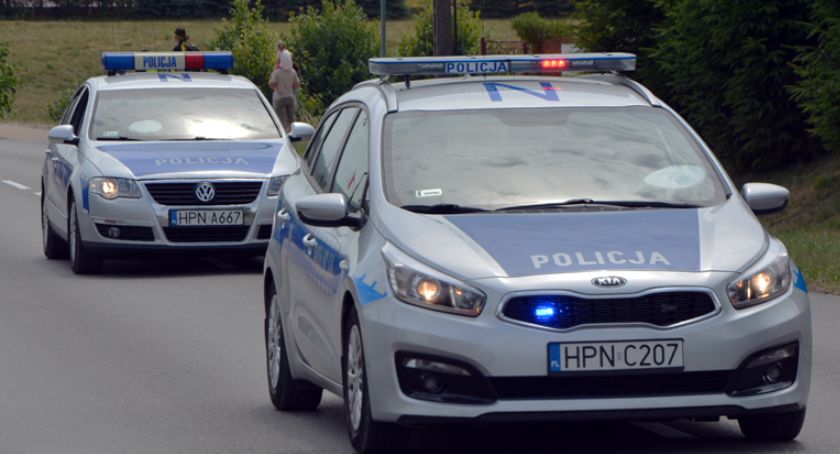 Ford uderzył w forda - jedna osoba poszkodowana