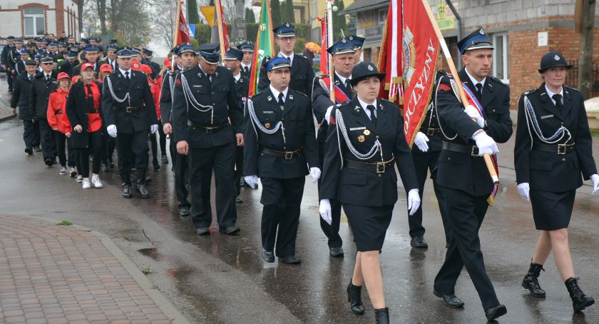 W Starej Kiszewie upamiętnili strażaków, którzy odeszli na wieczną służbę