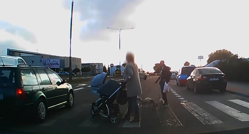 Walczą z piratami drogowymi. Do policjantów trafia coraz więcej nagrań niebezpiecznych zachowań na drodze
