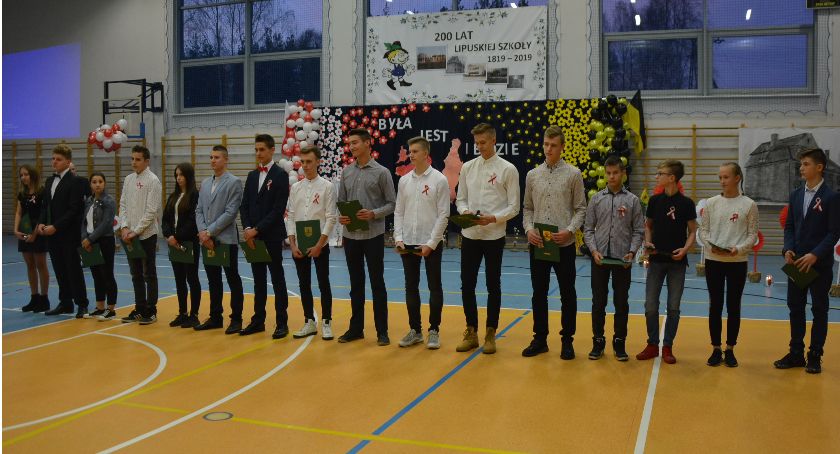 Stypendia Wójta i Rady Gminy Lipusz w rękach laureatów