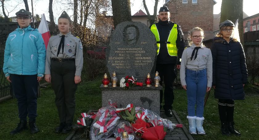 Kościerzyna. Uczcili 152. rocznicę urodzin marszałka Piłsudskiego