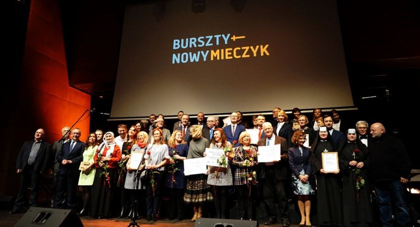 Osada Burego Misia z Bursztynowym Mieczykiem