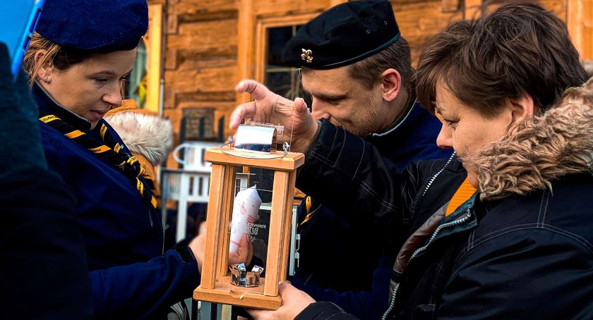 Harcerze przywieźli Betlejemskie Światełko Pokoju do Kościerzyny