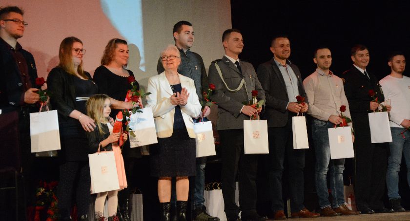 Gratulacje, odznaczenia i podziękowania dla krwiodawców i członków PCK w 100-lecie działalności