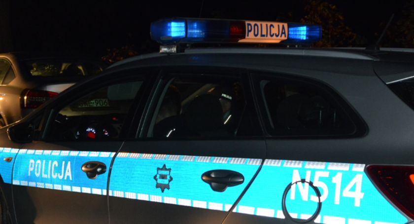 Był poszukiwany przez sąd. Wpadł podczas jazdy na zakazie i pod wpływem alkoholu