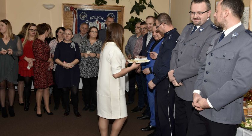 Wigilia kościerskich mundurowych przy Betlejemskim Światełku Pokoju