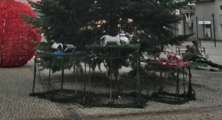 Od fajerwerków płonęła choinka na rynku w Kościerzynie