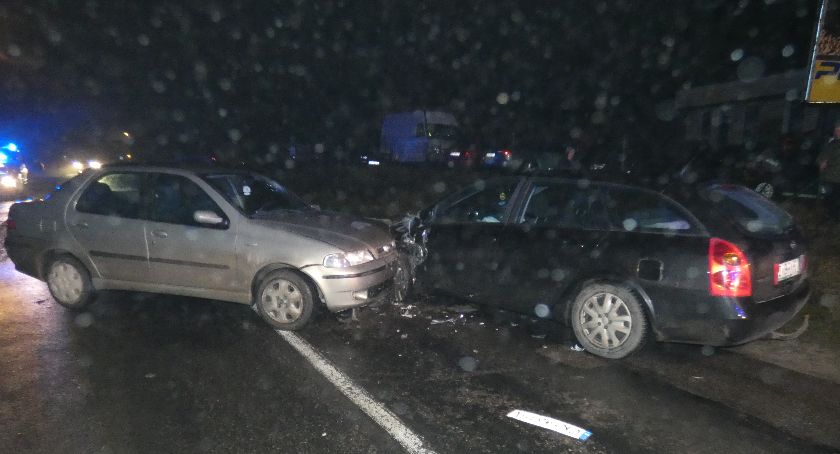 Nowy Klincz. Jechała lewym pasem, spowodowała wypadek. 46-latka wydmuchała 3,5 promila alkoholu!