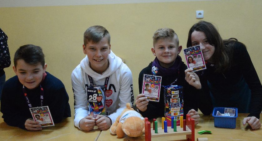 Mieszkańcy gminy Karsin na rzecz dziecięcej medycyny zabiegowej. Finały WOŚP w Karsinie i Wielu