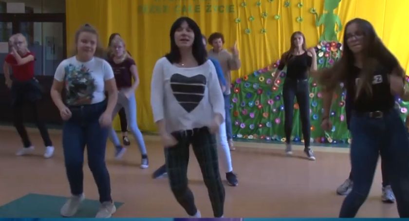 Nauka kaszubskiego poprzez ruch i zabawę? W Łubianie udowadniają, że tak