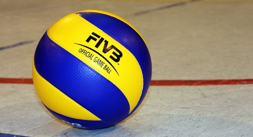 Trwa Powiatowa Liga Piłki Siatkowej Drużyn Mieszanych