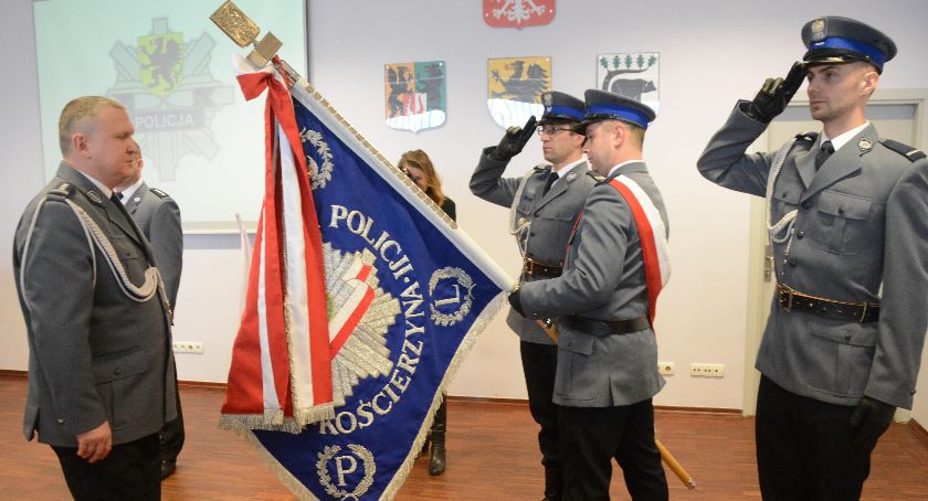 Insp. Marcin Piotrzkowski pożegnał się z kościerską Policją i mundurem