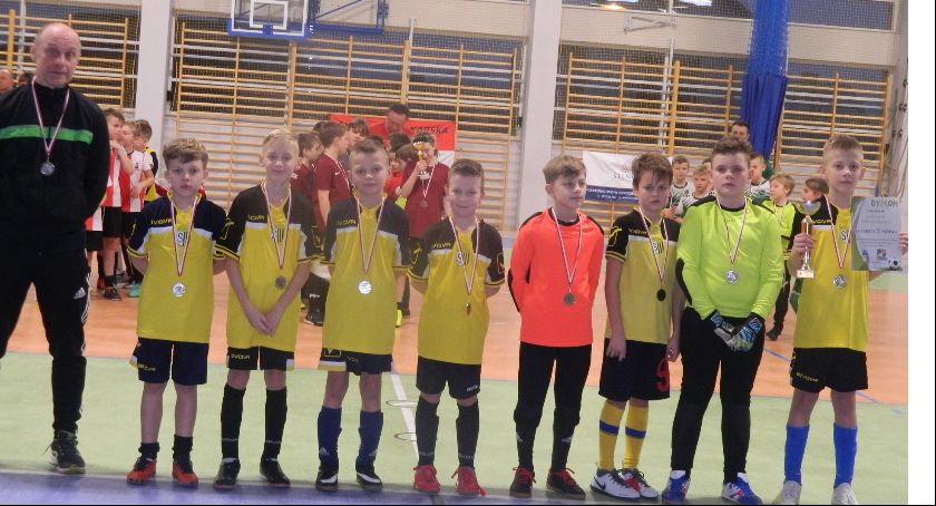 Zwycięstwo Wierzycy Stara Kiszewa w Turnieju Piłki Nożnej Halowej Kielpino CUP 2010