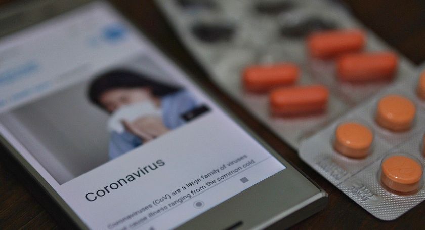 Cudowne sposoby na ochronę przed koronawirusem? Policjanci ostrzegają przed oszustami