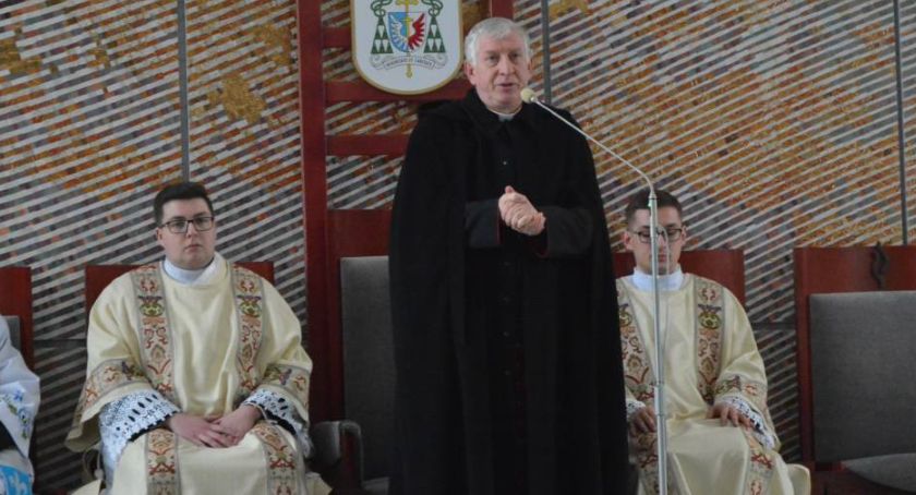 Bp Kasyna: Diecezjalne Dni Młodzieży dopiero w czerwcu