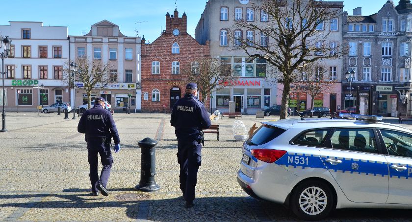 Kolejni mieszkańcy z mandatami - nie przestrzegali zakazów i ograniczeń