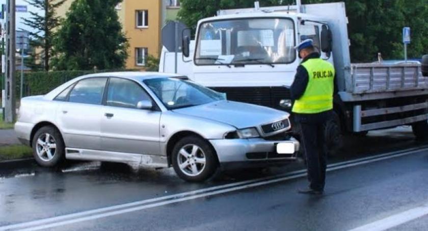 Kościerzyna. Zderzenie Audi A3 z Iveco 