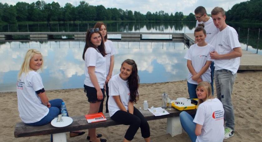 Pod okiem specjalistów badali jakość wód, gleby i powietrza