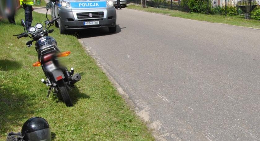 Stara Kiszewa. 17-letni motorowerzysta trafił do szpitala po zderzeniu z 