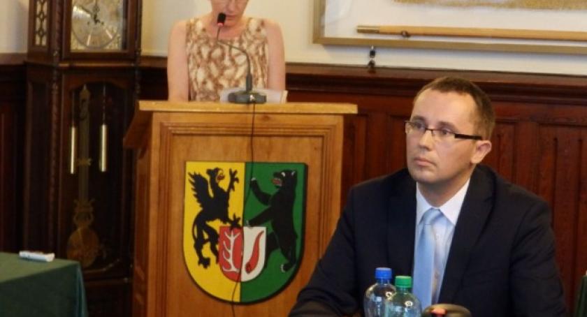 Skarga na bezczynność starosty. Radni opowiedzieli się po stronie byłej urzędniczki 