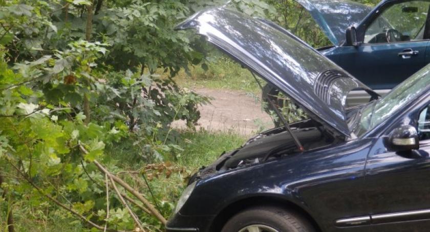Cztery auta zderzyły się na trasie Kościerzyna - Łubiana. Kobieta trafiła do szpitala