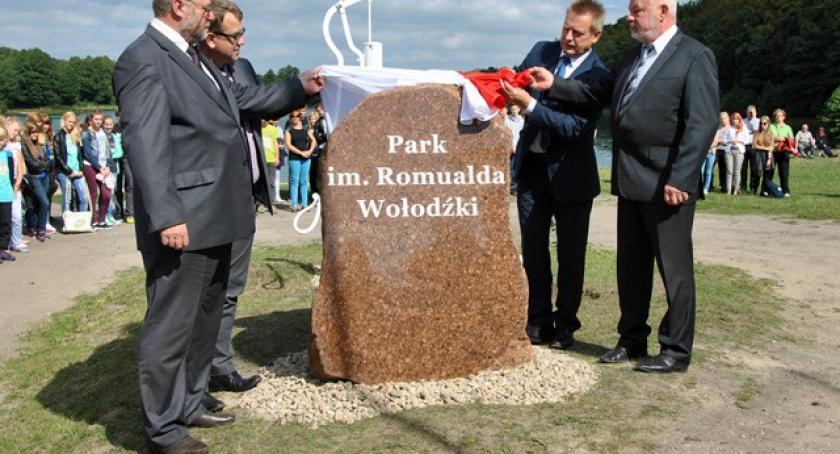 Posadzono Dąb Romualda i odsłosnięto obelisk w parku Wołodźki 