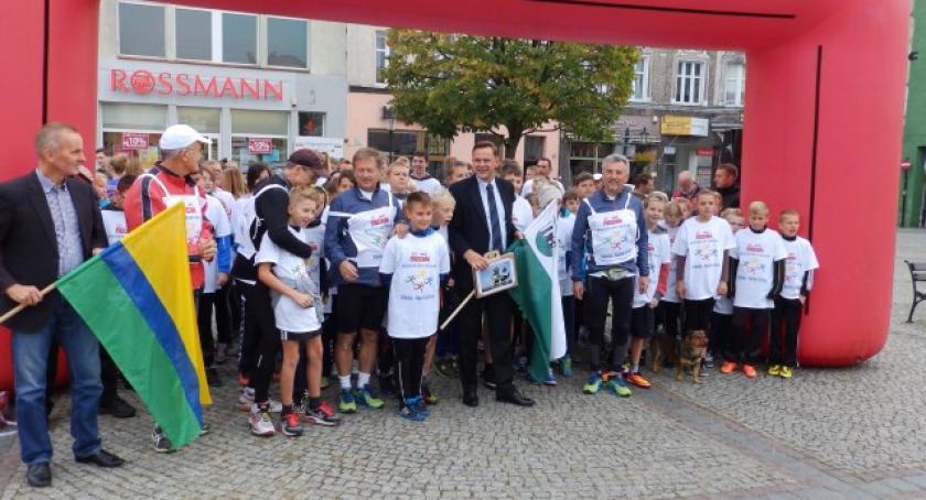 Wczoraj wystartowali z Gdańska, dziś ruszyli z Kościerzyny. Trwa Charytatywny Bieg Wolności 2014