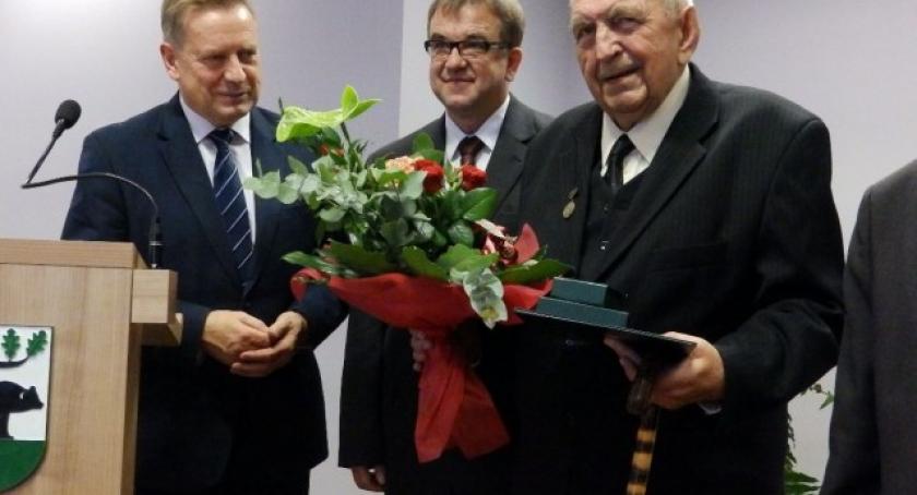 Kościerzyna. Zbigniew Zaremba z Medalem im. Tomasza Rogali. Wyróżniony za zasługi na rzecz mieszkańców