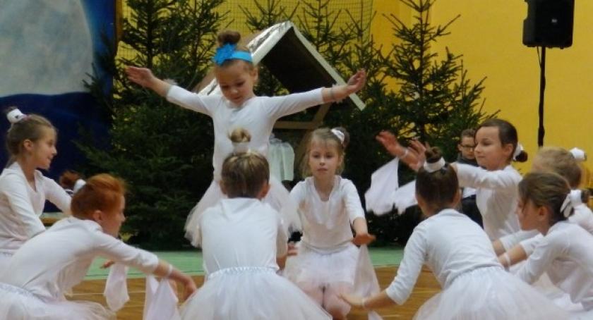 Radośnie, kolorowo i po kaszubsku, czyli jasełka w ZSP nr 1