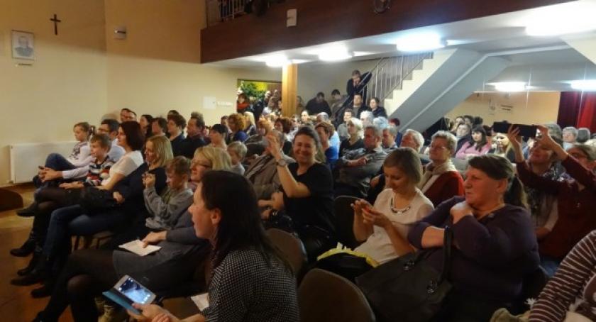 Liniewo. Grali, śpiewali i tańczyli dla mamy i taty