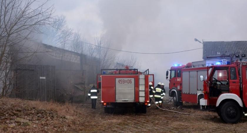 Grabowo Kościerskie. Paliły się budynki po byłym PGR-rze