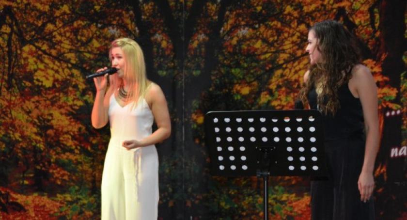 Dziemiany. Recital artystek Teatru Muzycznego w Gdyni z okazji Dnia Kobiet