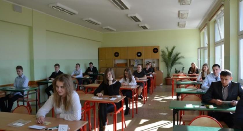 Gimnazjaliści rozpoczęli trzydniowy egzaminacyjny maraton