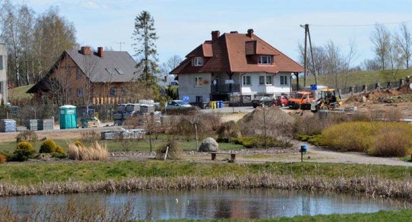 Nowa Karczma. Upiększają park wiejski 