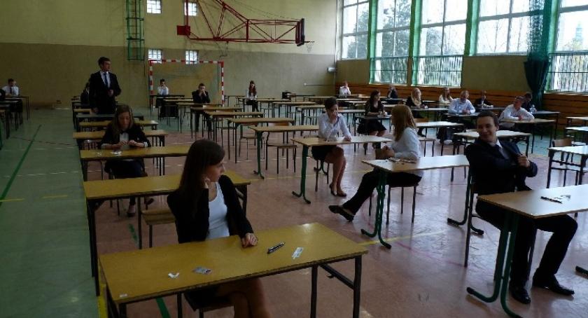 Matury 2015. Rozpoczął się trzytygodniowy cykl egzaminacyjny