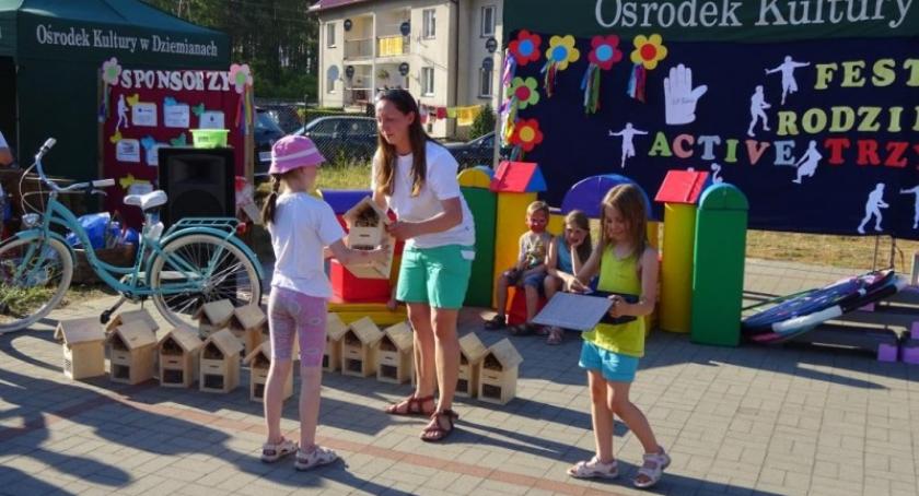 Budowali domki dla owadów zapylających 
