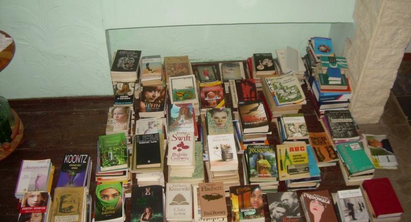Bookcrossingowy regał w Iłownicy 