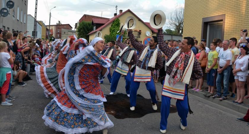 Folklor świata na ulicach Wiela