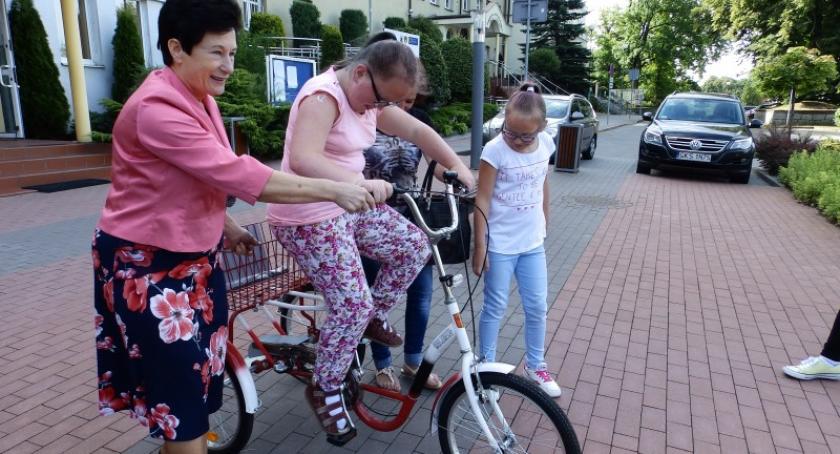 Rowery rehabilitacyjne dla mieszkańców Kościerzyny. Prezent od Fundacji ECO TEXTIL  