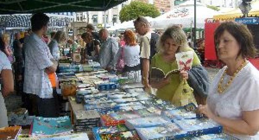 Rynek pełen książek. X Kościerskie Targi Książki Kaszubskiej i Pomorskiej „Costerina 2009”
