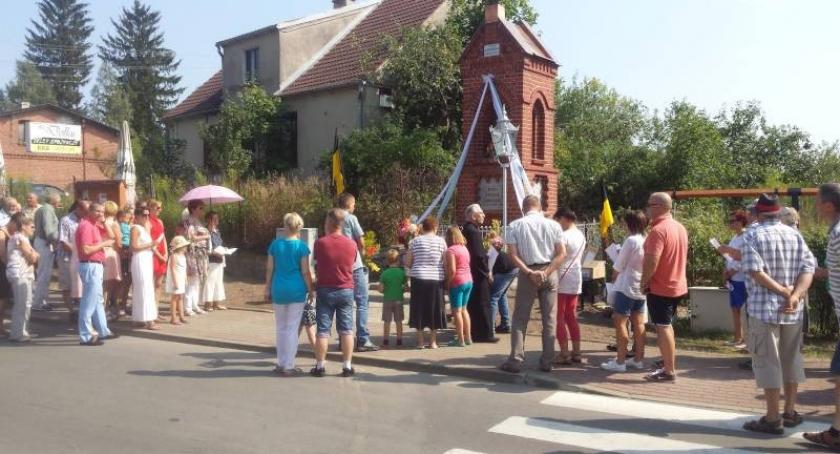 Łubiana. Odrestuarowali zabytkową kapliczkę własnymi rękoma 