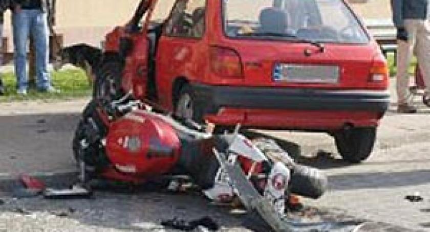 Kolizja z udziałem samochodu i motocykla 