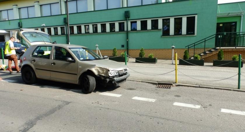 Rozbili się na drzewie, wpadli z narkotykami 